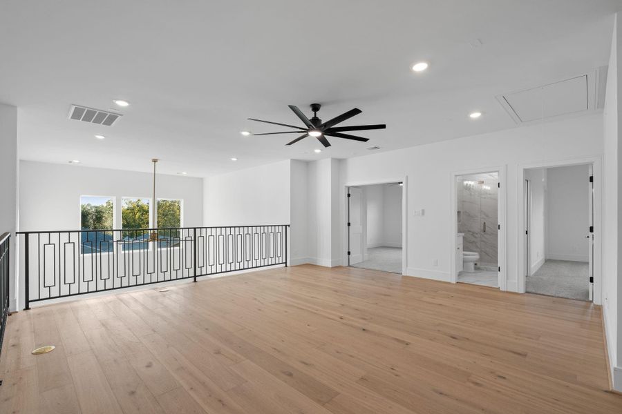 Spacious, unfurnished interior of a new home in , Houston (Image 41).