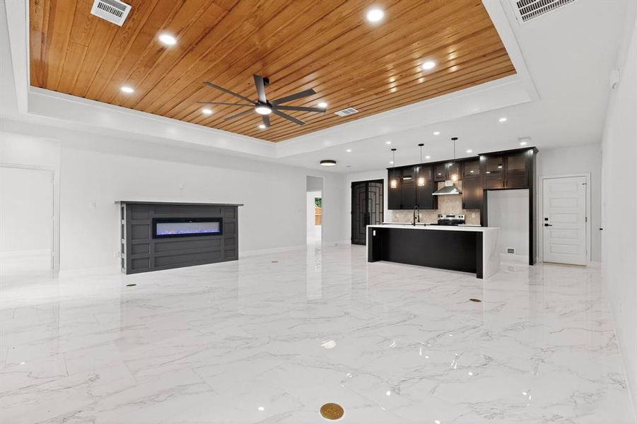 Spacious, unfurnished interior of a new home in , Tool (Image 19).