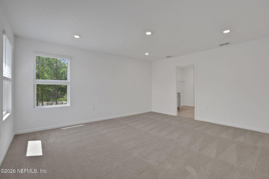 Spacious, unfurnished interior of a new home in Amberly, Green Cove Springs (Image 36).