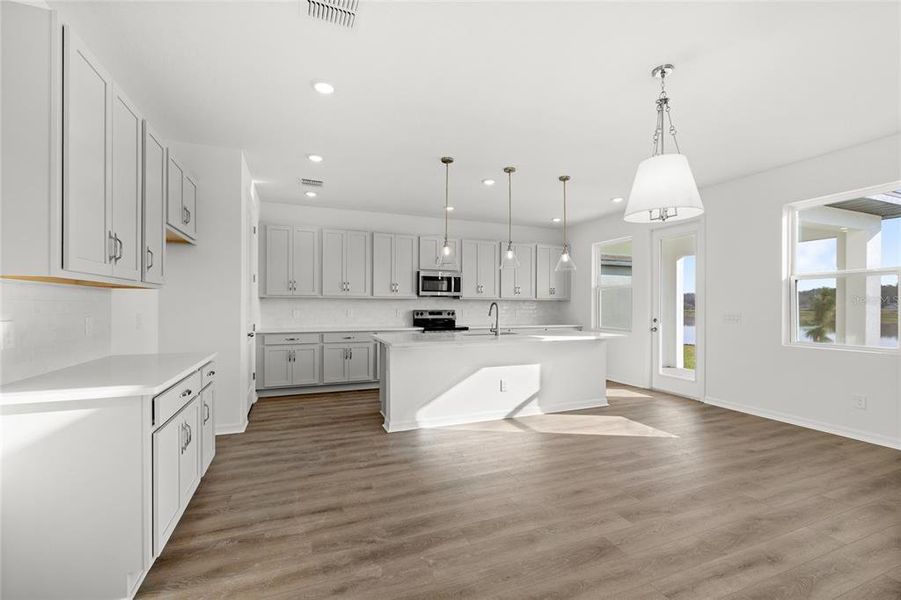 Furnished interior view inside a new home in , Kissimmee (Image 10).