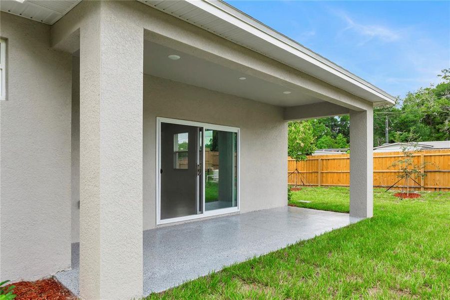 Exterior details and patio area of a home in , Orlando (Image 21).
