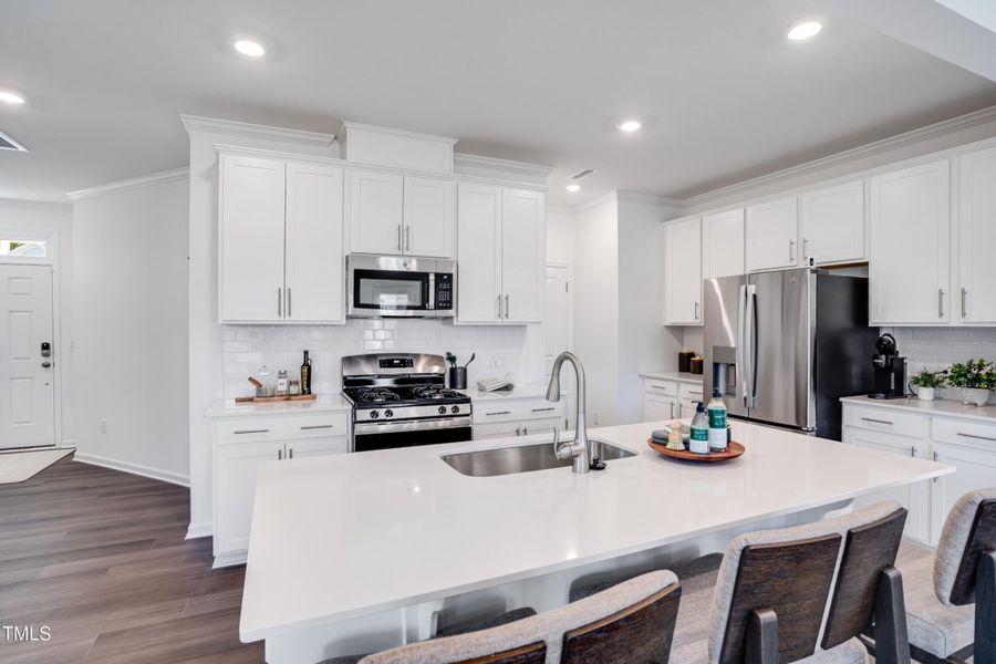 SUN_ElizabethSprings_Pic_202ShingleOak_0