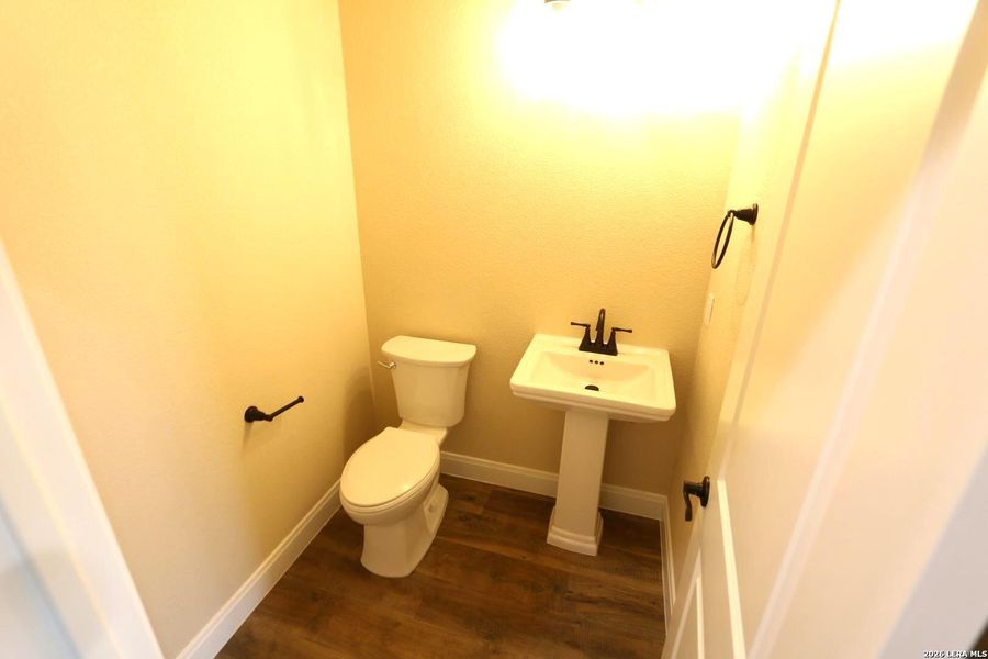 Furnished interior view inside a new home in , Floresville (Image 12).
