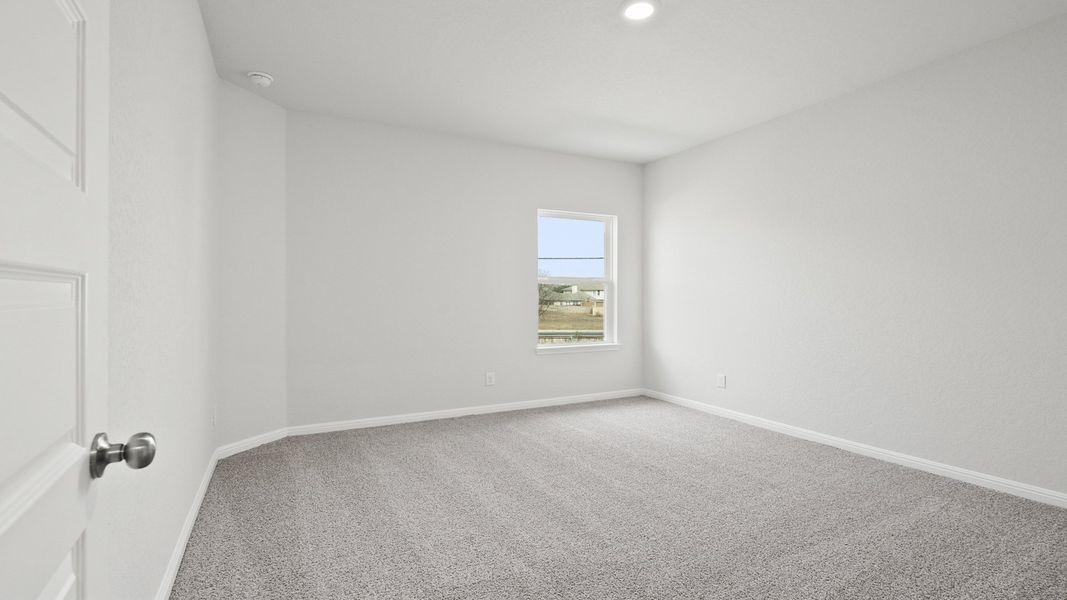 Spacious, unfurnished interior of a new home in Melissa Ranch, San Antonio (Image 19).