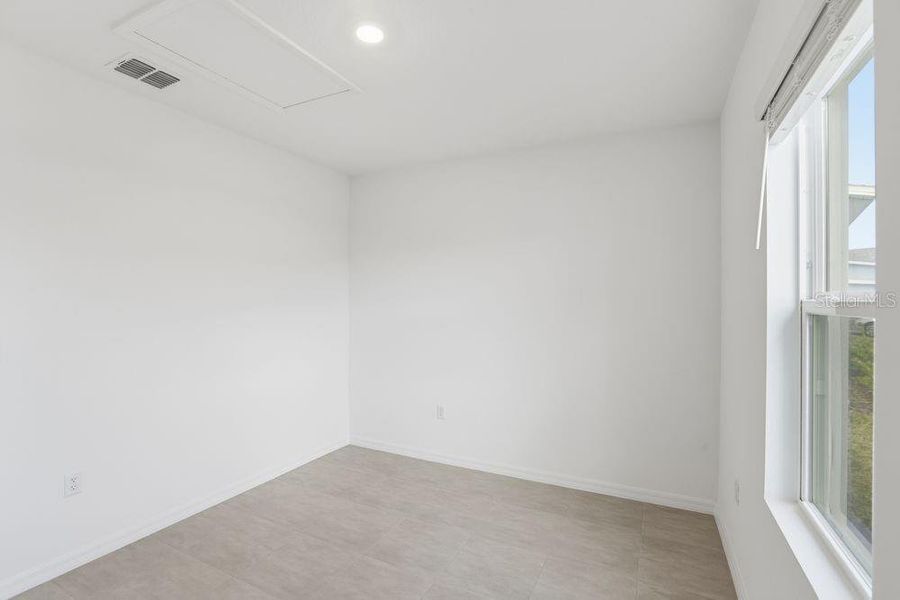 Spacious, unfurnished interior of a new home in Waterstone, Groveland (Image 29).