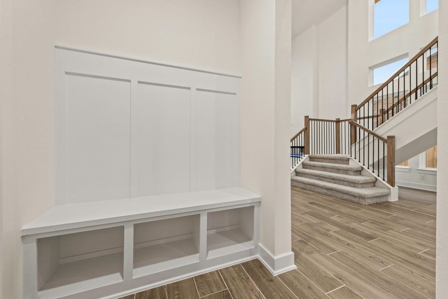 Representative image. Features, specifications, selections and colors may vary. Representative image. Features, specifications, selections and colors may vary.