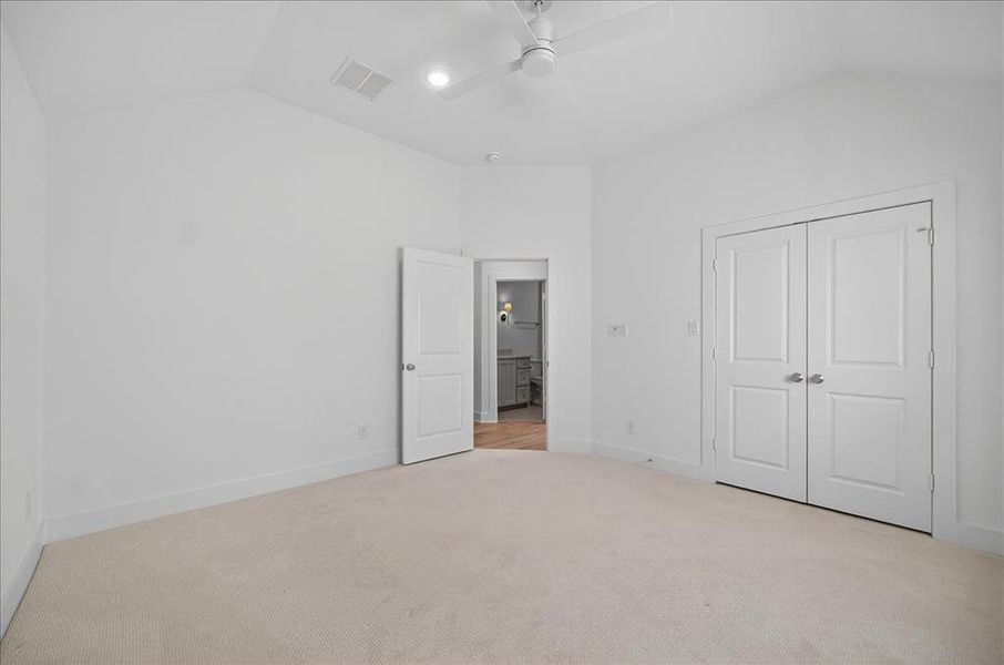 Spacious, unfurnished interior of a new home in , Frisco (Image 22).