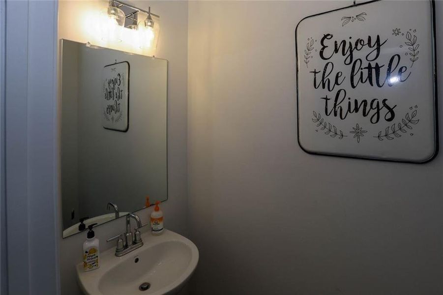 Close-up of interior finishes inside a home in Laurelwood, Douglasville (Image 24).