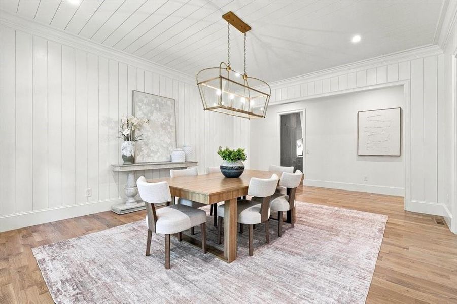 Furnished interior view inside a new home in , Roswell (Image 61).