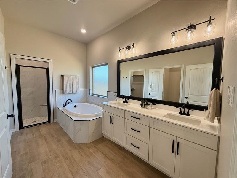 Furnished interior view inside a new home in , Lorena (Image 30).