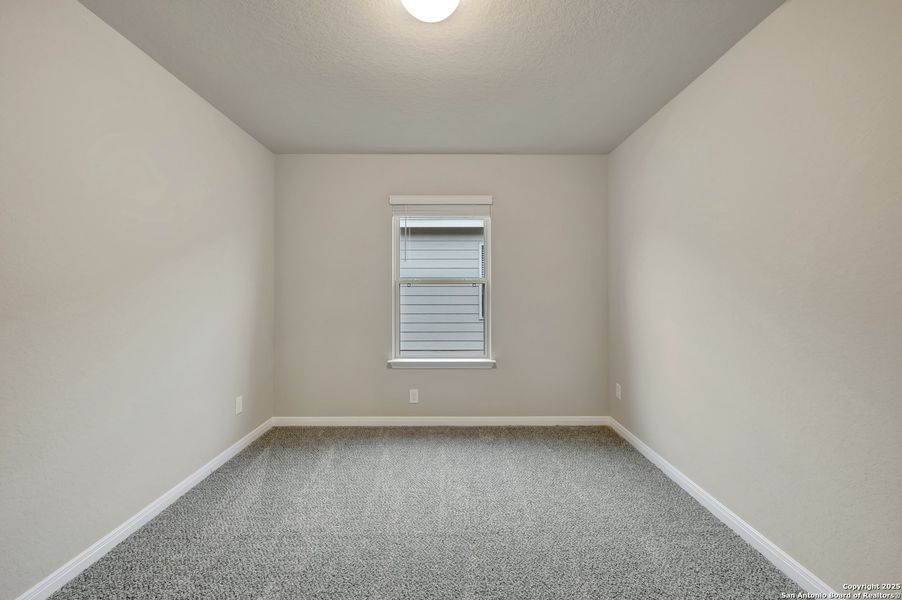 Spacious, unfurnished interior of a new home in Park Place, New Braunfels (Image 27).