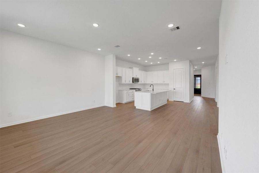 Spacious, unfurnished interior of a new home in Jubilee - Reserve Collection, Hockley (Image 28).