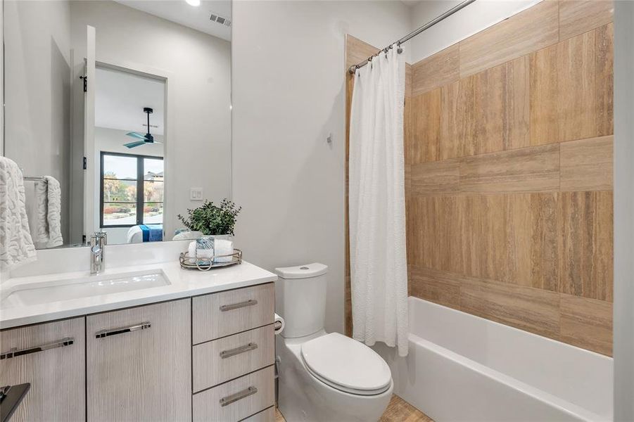 Furnished interior view inside a new home in Montclair, Prosper (Image 21).