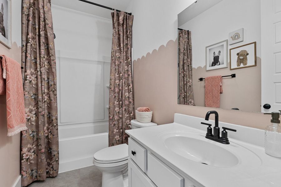 Furnished interior view inside a new home in , Ravenel (Image 14).
