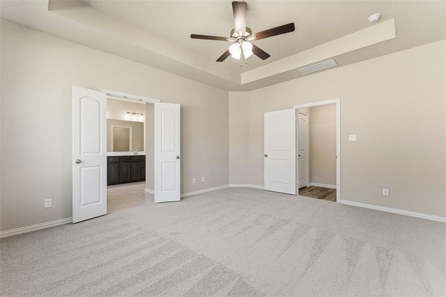 Spacious, unfurnished interior of a new home in Waterford Park, Weatherford (Image 32). Spacious, unfurnished interior of a new home in Waterford Park, Weatherford (Image 32).