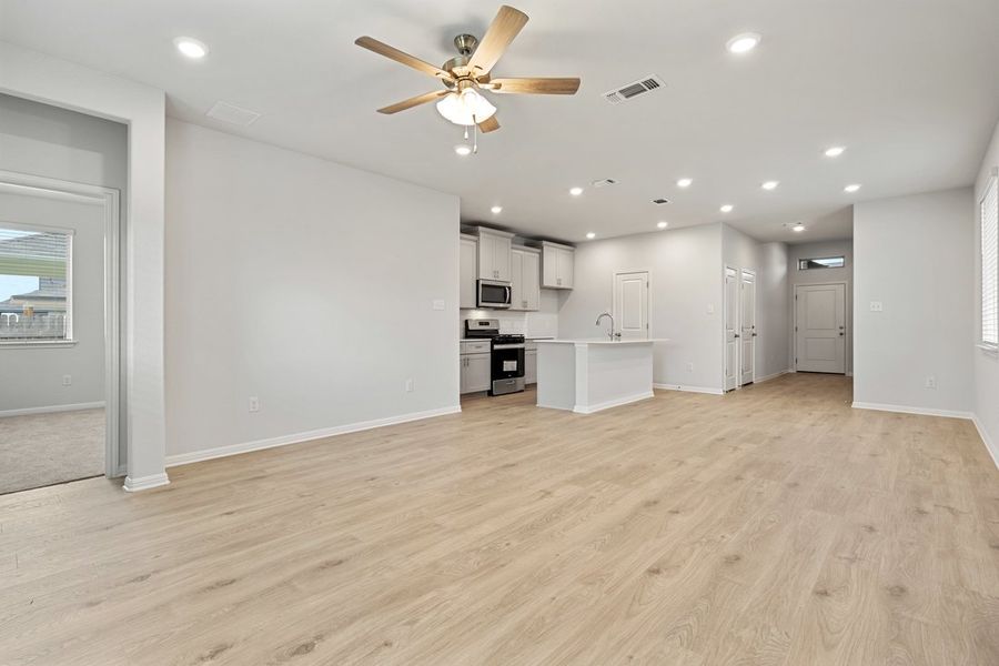 Image 10 of a home in Crosswinds.