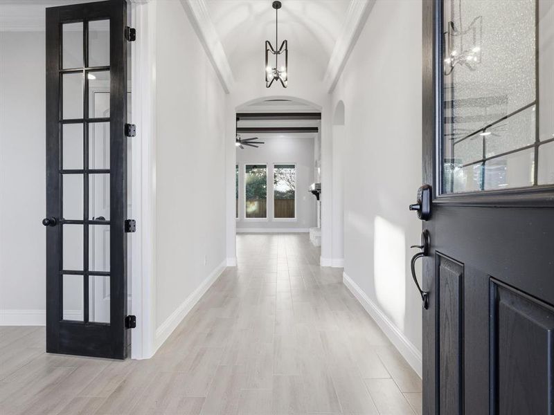 Spacious, unfurnished interior of a new home in , Granbury (Image 23). Spacious, unfurnished interior of a new home in , Granbury (Image 23).