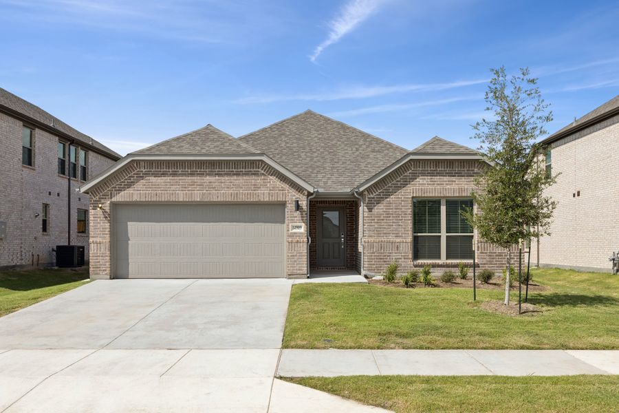 Bronze Heisman by Trophy Signature Homes – REPRESENTATIVE PHOTO