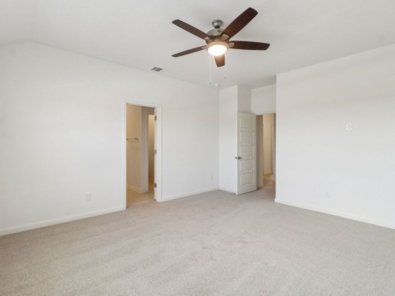 Spacious, unfurnished interior of a new home in Royal Crest, San Antonio (Image 14). Spacious, unfurnished interior of a new home in Royal Crest, San Antonio (Image 14).