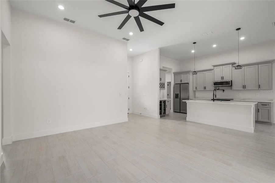 Spacious, unfurnished interior of a new home in , Debary (Image 29).