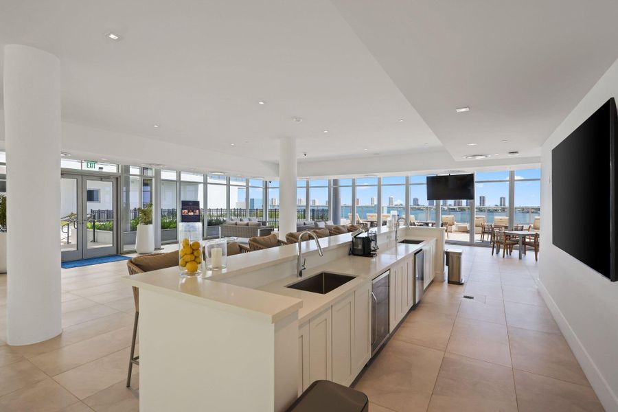 Nautilus 220/Resident Pavilion/6th Floor Nautilus 220/Resident Pavilion/6th Floor