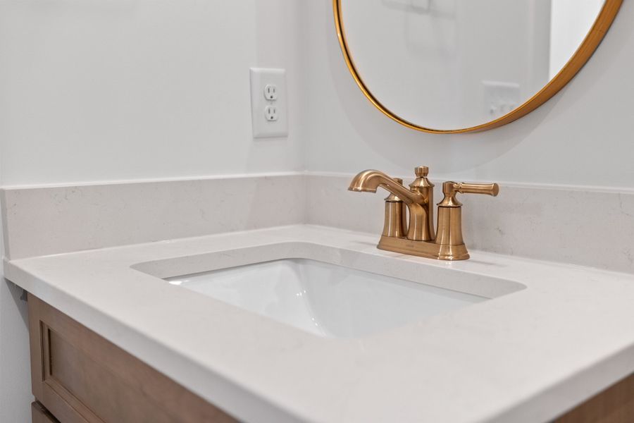 Representative interior finishes for a home built from the The Emerson by RobuckHomes in Stonehenge, Raleigh (Image 140).