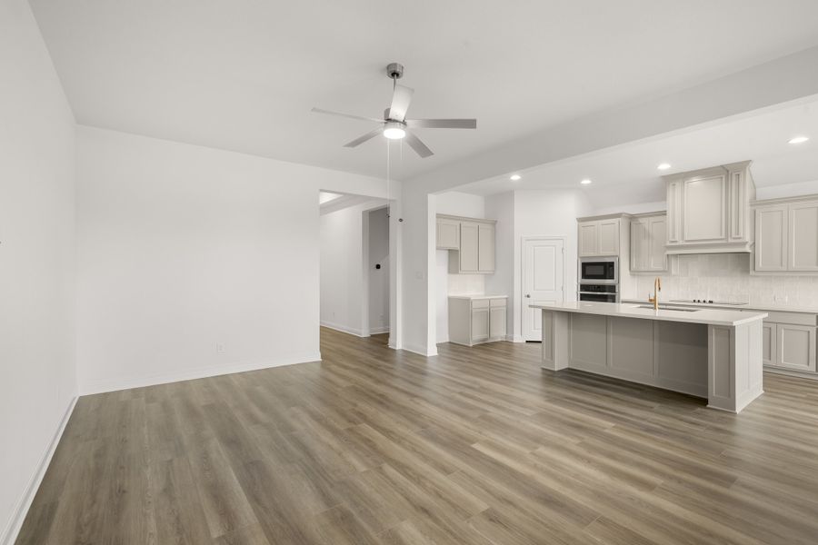 Spacious, unfurnished interior of a new home in Vista Point, Grandview (Image 20).