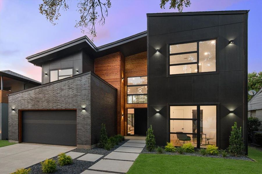 Front exterior of a new home in , Dallas, TX, highlighting curb appeal (Image 19). Front exterior of a new home in , Dallas, TX, highlighting curb appeal (Image 19).