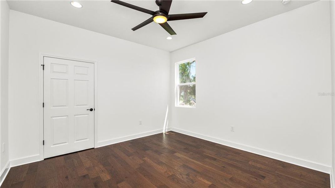 Spacious, unfurnished interior of a new home in , Lakeland (Image 17).