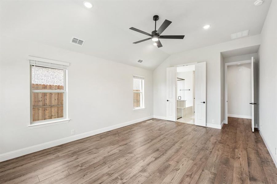 Spacious, unfurnished interior of a new home in Mockingbird Heights, Midlothian (Image 25).