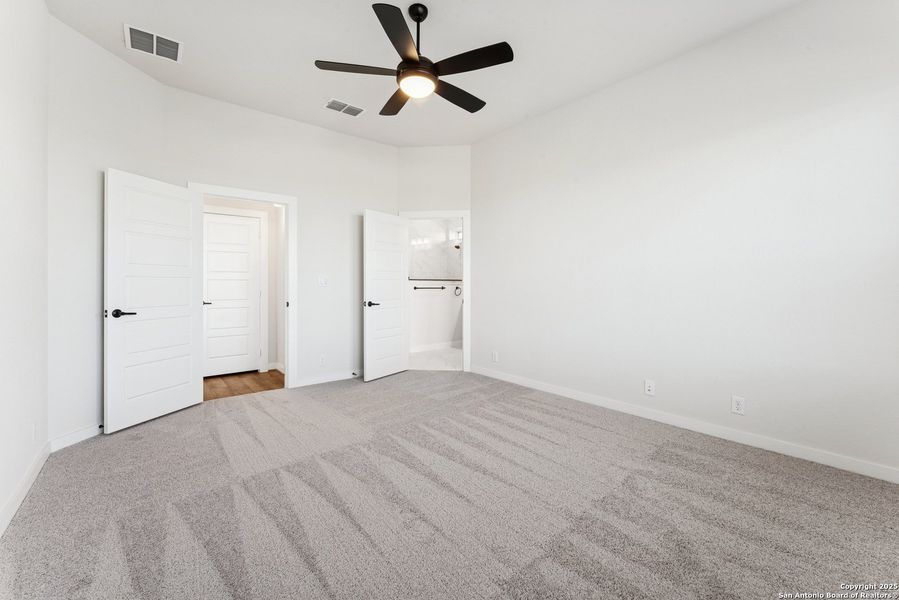 Spacious, unfurnished interior of a new home in , New Braunfels (Image 20). Spacious, unfurnished interior of a new home in , New Braunfels (Image 20).