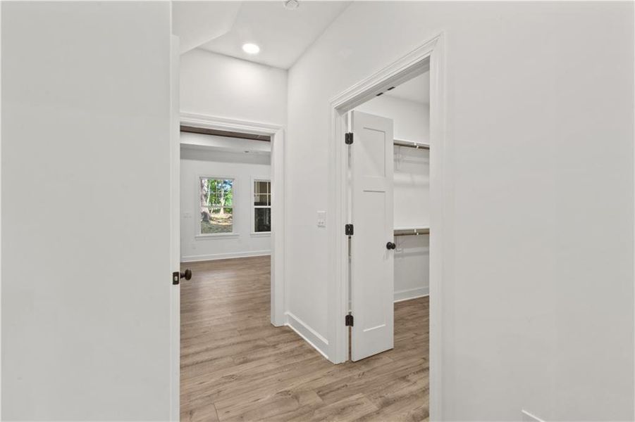 Spacious, unfurnished interior of a new home in , Dahlonega (Image 24).