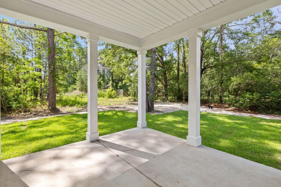 Exterior details and patio area of a home in , Summerville (Image 4).