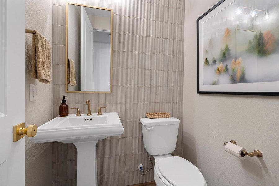 Furnished interior view inside a new home in The Highlands 50', Porter (Image 29).