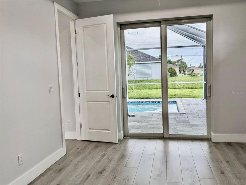 Spacious, unfurnished interior of a new home in , Cape Coral (Image 18).