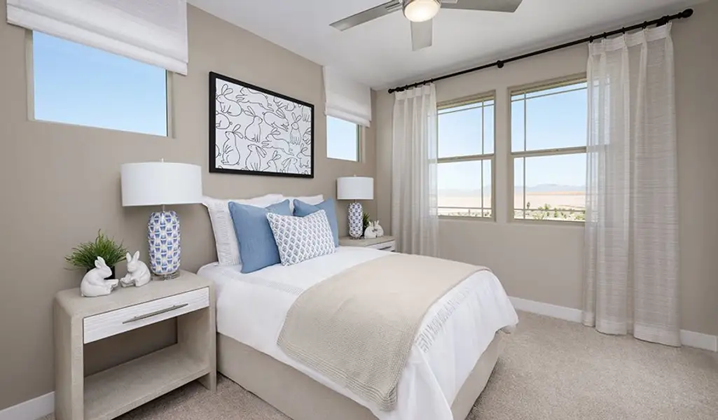 Yorktown-P725-PortfolioAtBlossomRock Bedroom-3