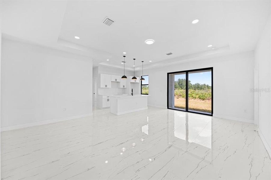 Spacious, unfurnished interior of a new home in , Lehigh Acres (Image 11).
