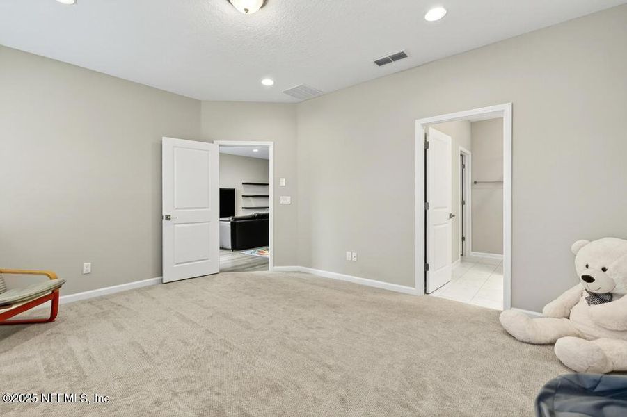 Spacious, unfurnished interior of a new home in Silver Landing at SilverLeaf, St. Augustine (Image 41).