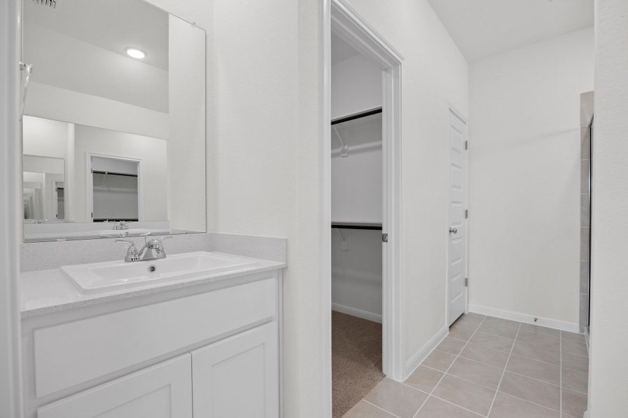Furnished interior view inside a new home in Trinity Ranch, Elgin (Image 10).