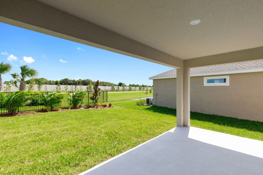 Representative exterior details of a home built from the The Kingsbridge by David Weekley Homes in Vistera of Venice – Garden Series, Nokomis (Image 3).