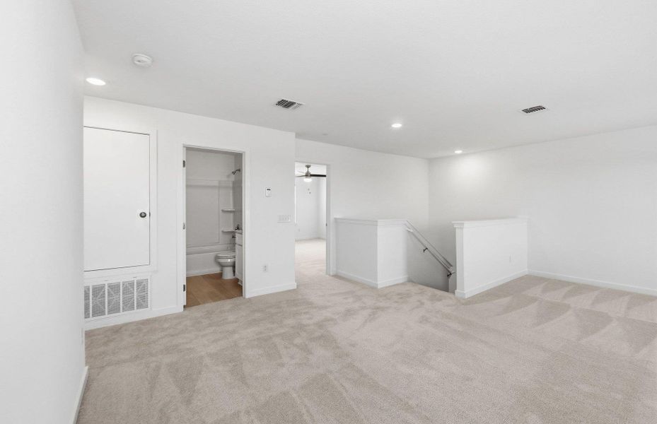 Spacious, unfurnished interior of a new home in Alto, San Marcos (Image 22).