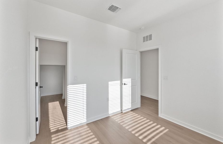 Spacious, unfurnished interior of a new home in Woodside, Georgetown (Image 15).