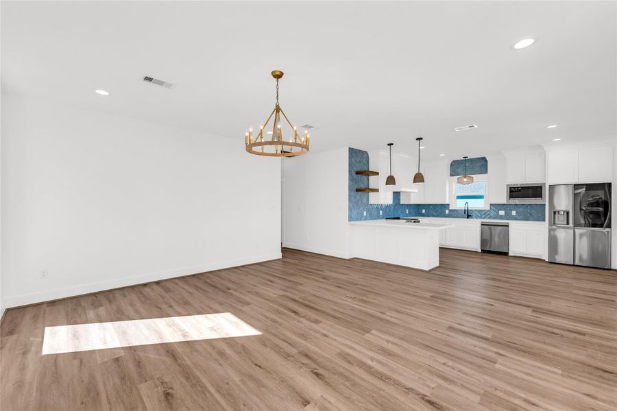 Spacious, unfurnished interior of a new home in , Crystal Beach (Image 23).
