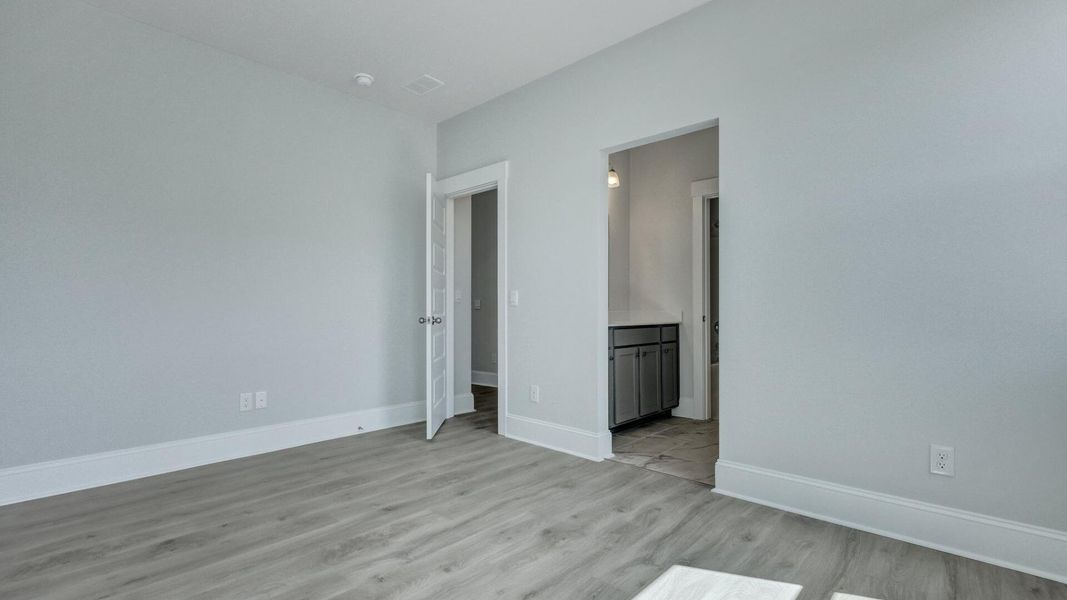 Spacious, unfurnished interior of a new home in Berkeley Bay, Ridgeville (Image 18).