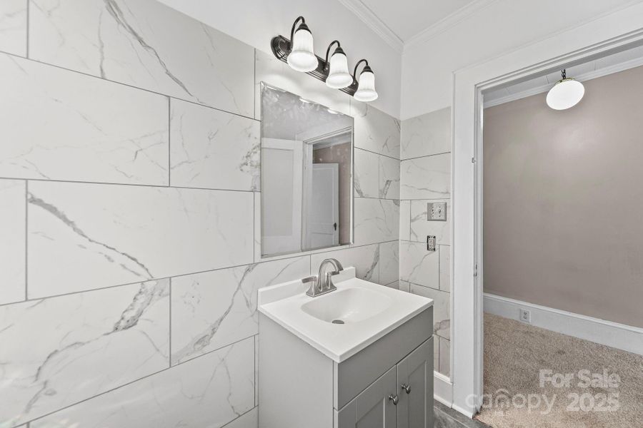 Image 38 of a home in .