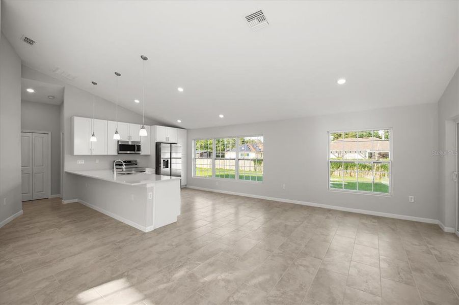 Spacious, unfurnished interior of a new home in , Deland (Image 28).
