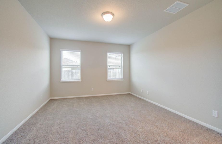 Spacious, unfurnished interior of a new home in Legends Bay, Baytown (Image 36).