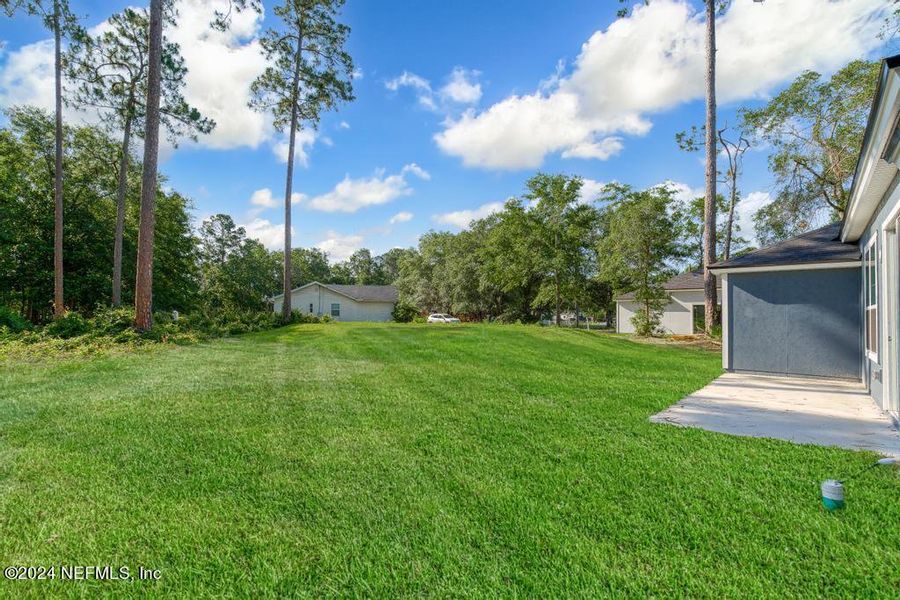 Exterior details and patio area of a home in , Jacksonville (Image 34).