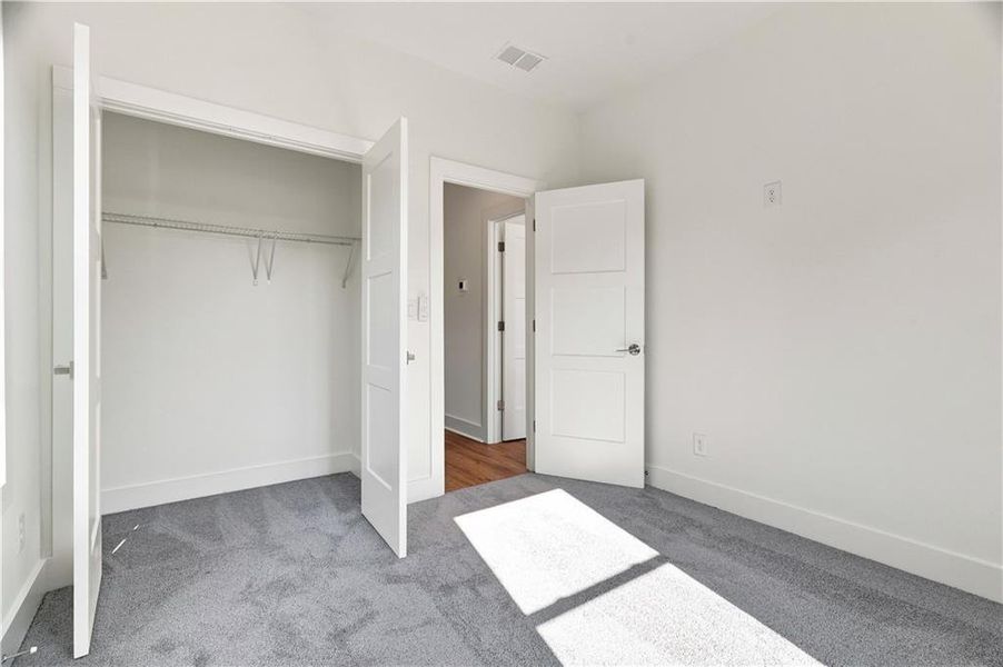 Spacious, unfurnished interior of a new home in , Dahlonega (Image 24).