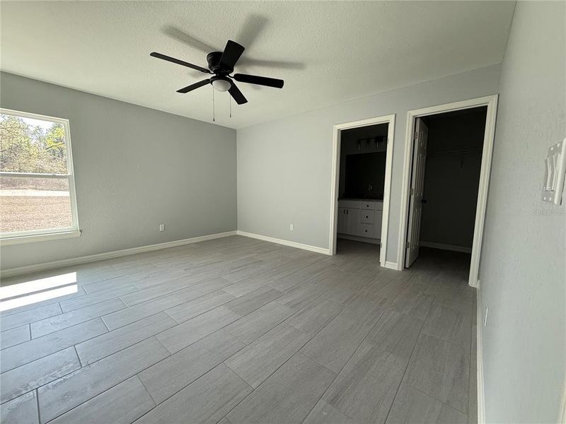 Spacious, unfurnished interior of a new home in , Ocala (Image 14).